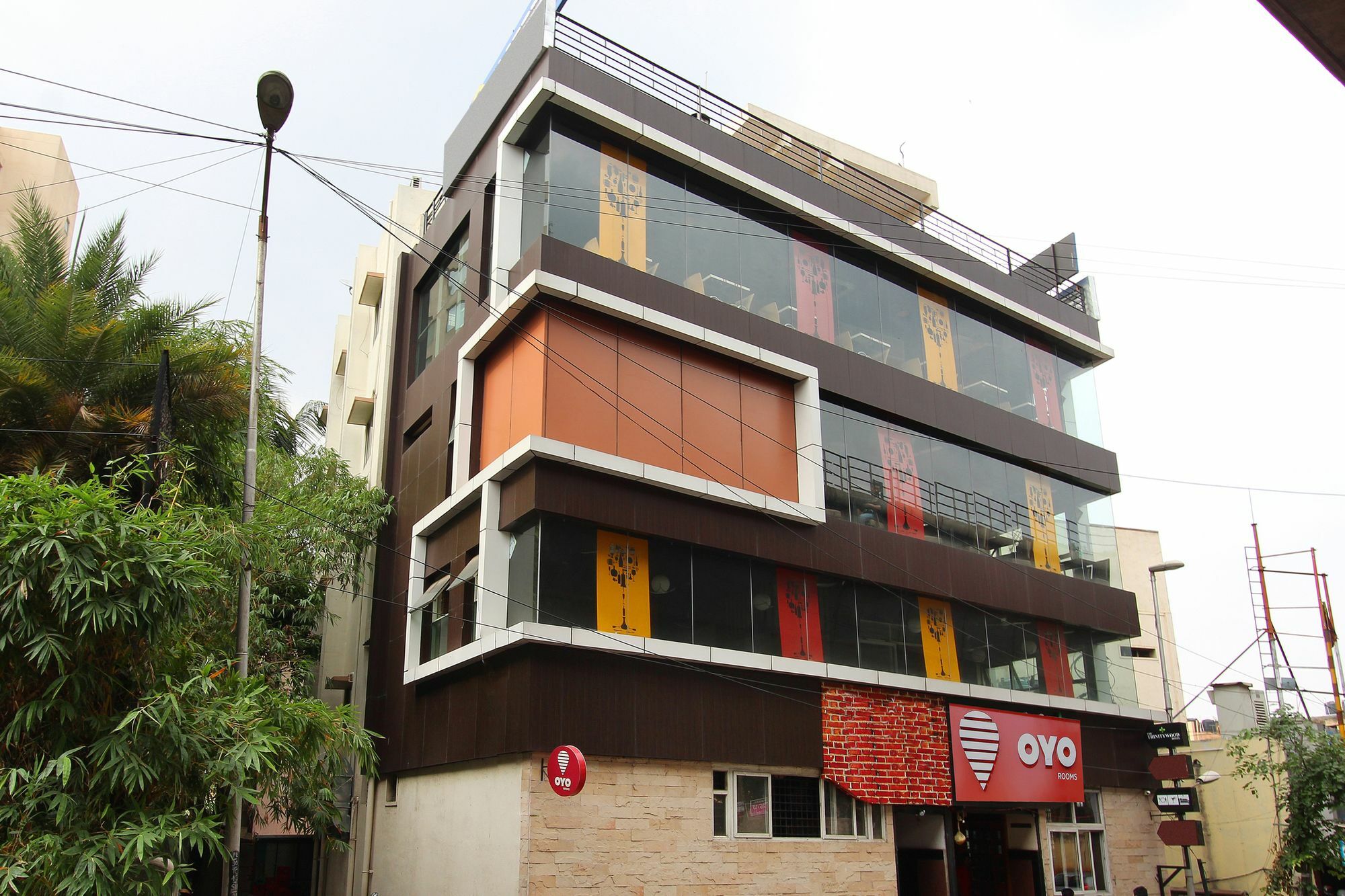 Oyo 7669 The Trinitywood Hotel Bangalore Exterior photo
