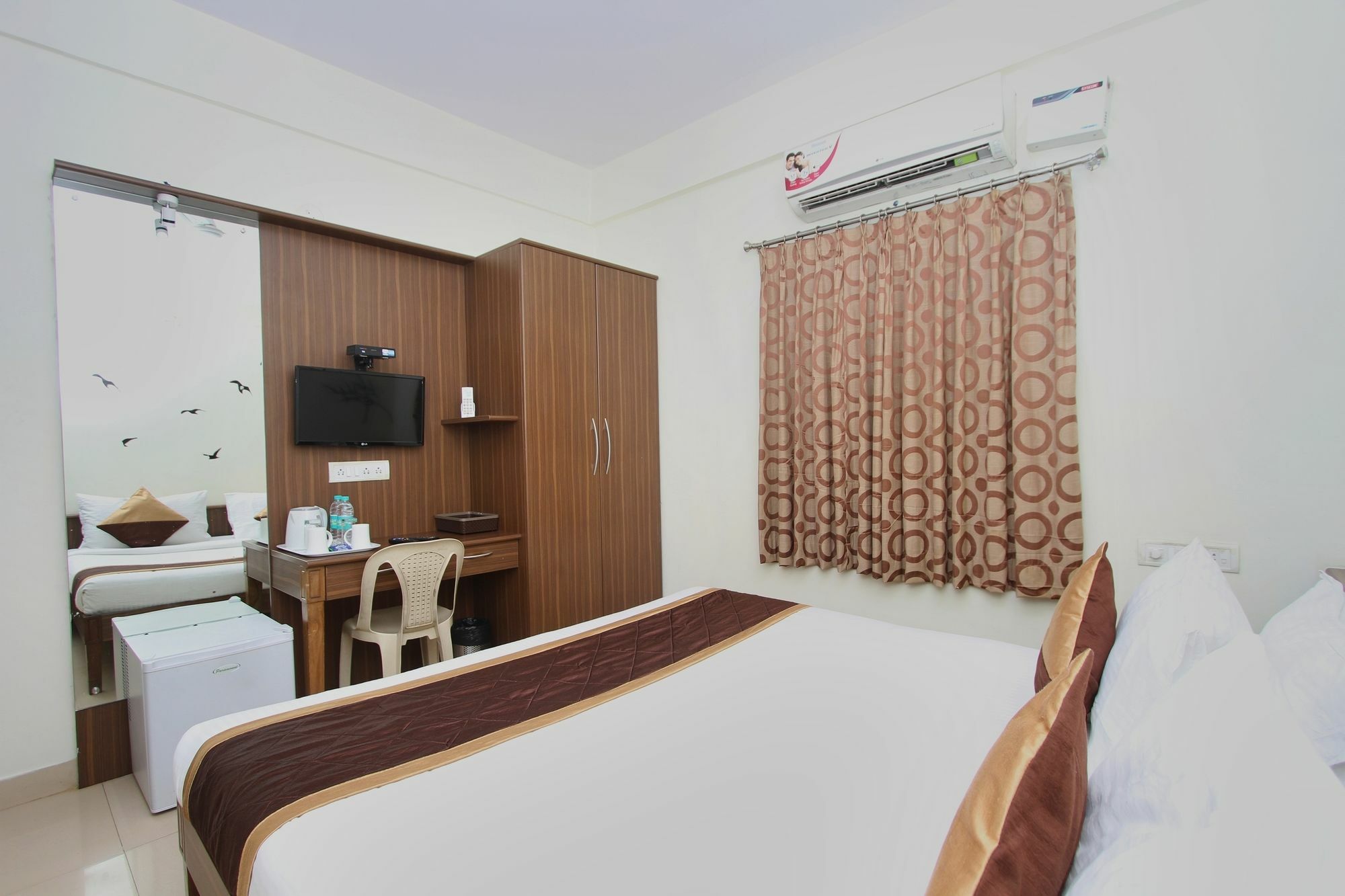 Oyo 7669 The Trinitywood Hotel Bangalore Exterior photo