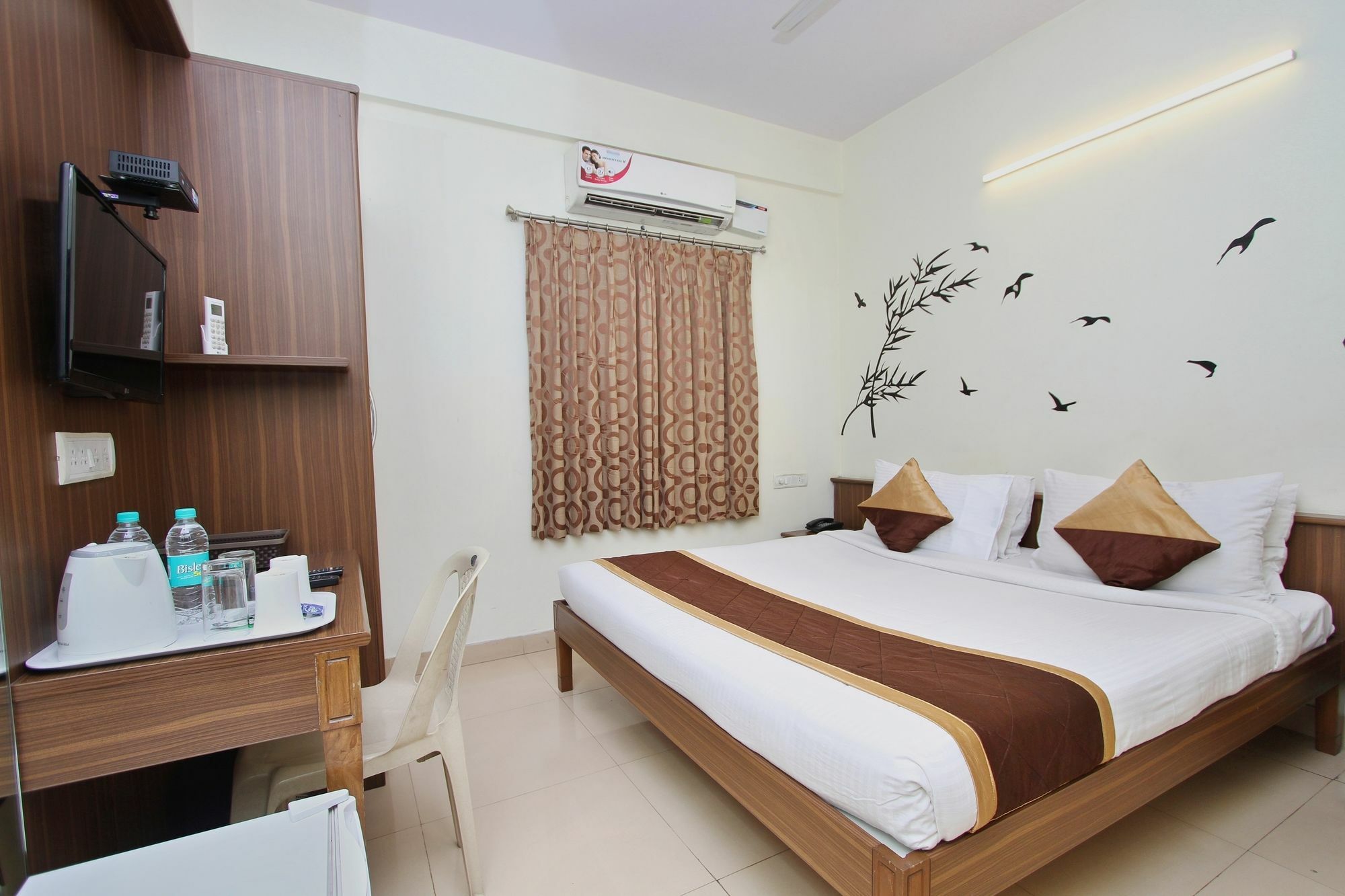 Oyo 7669 The Trinitywood Hotel Bangalore Exterior photo
